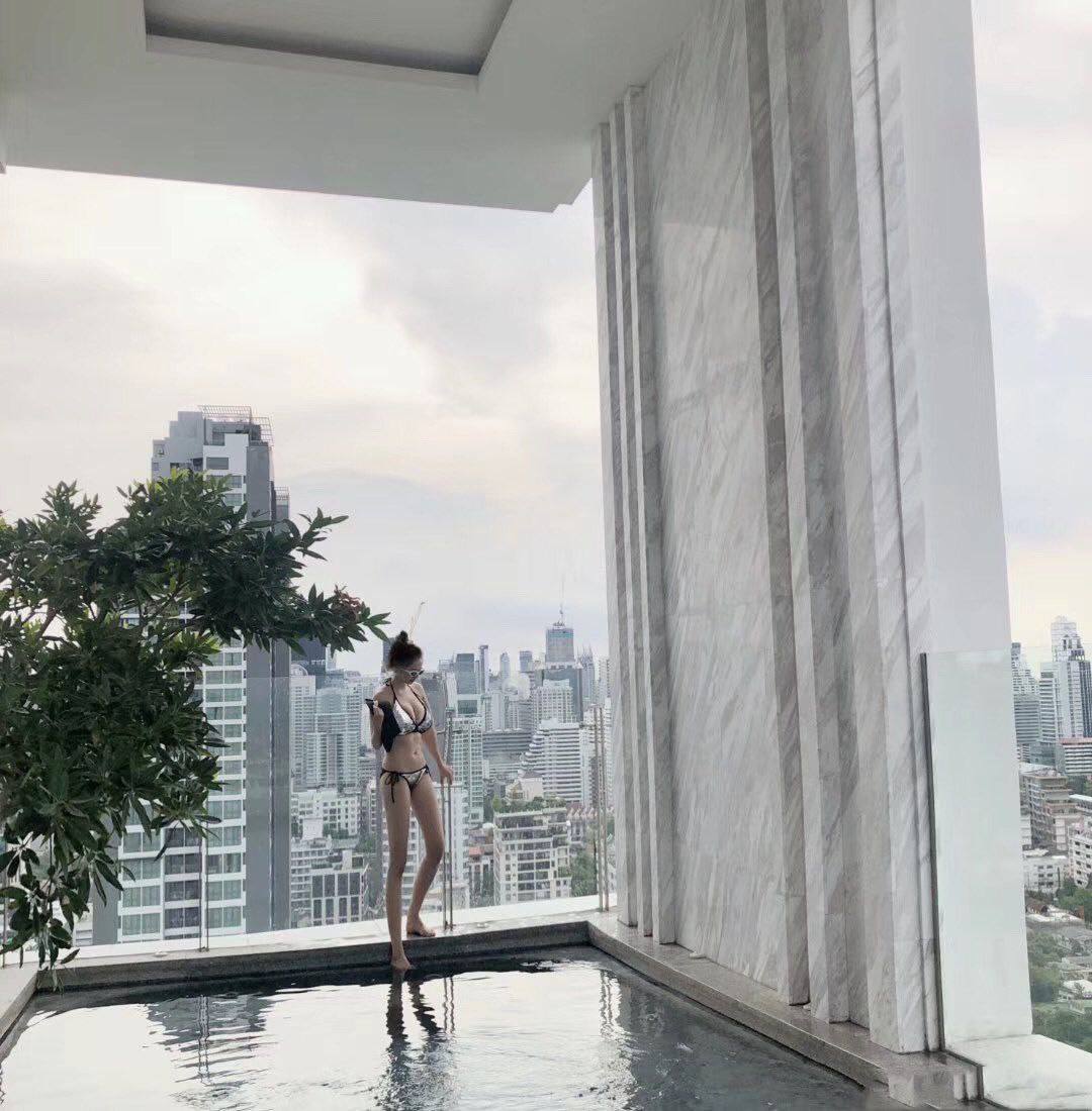 欧美爆乳少妇a片,メイリン モデルコレクション メ,观看免费无删减完整版高清在线观看